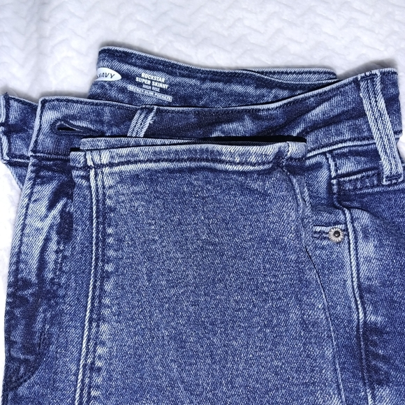 Old Navy Stretchy High Wasted Jeans - Picture 2 of 4